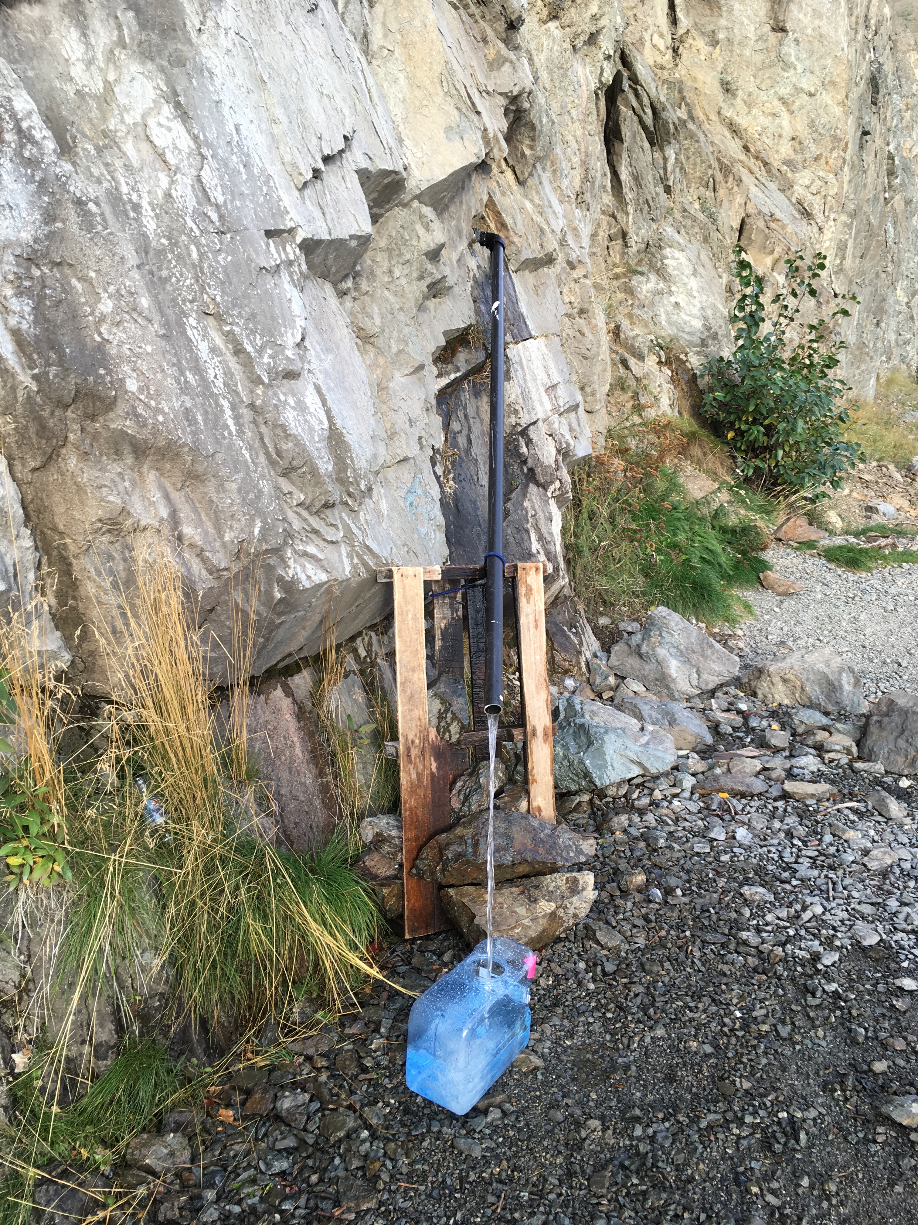 I only wish I'd found time to make some oolong tea with this water... AK-1 glacial runoff spout